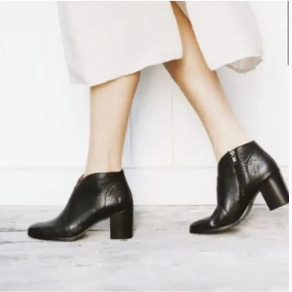 Women FRYE‎ Black Leather Nora Omaha Western Ankle Boot (7B)